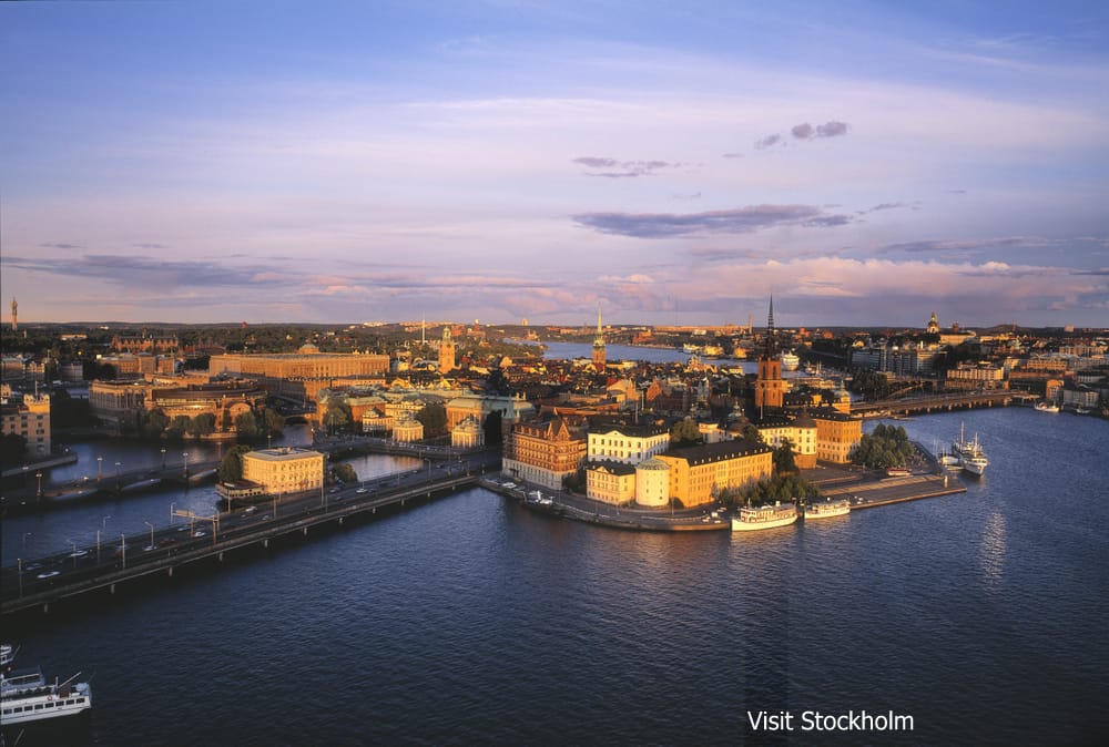 P37ストックホルム市内観光Stockholm_view_ over_The_Riddarholmen_Island_Photo_Jeppe Wikstrom_80_High-res