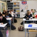 中学校の授業風景 将来の進路を決める時期 自分の将来をしっかり考えているのに驚く_S